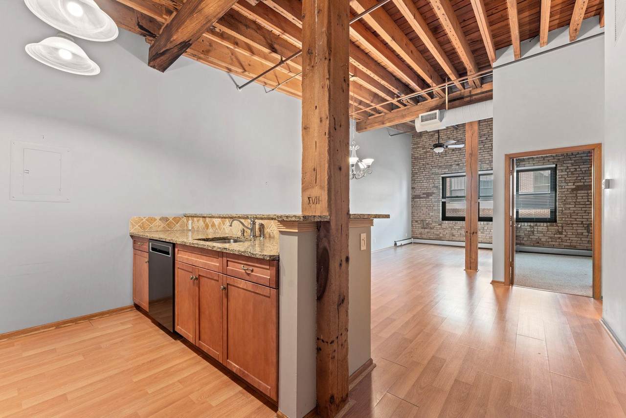 400 1st Street - Photo 1