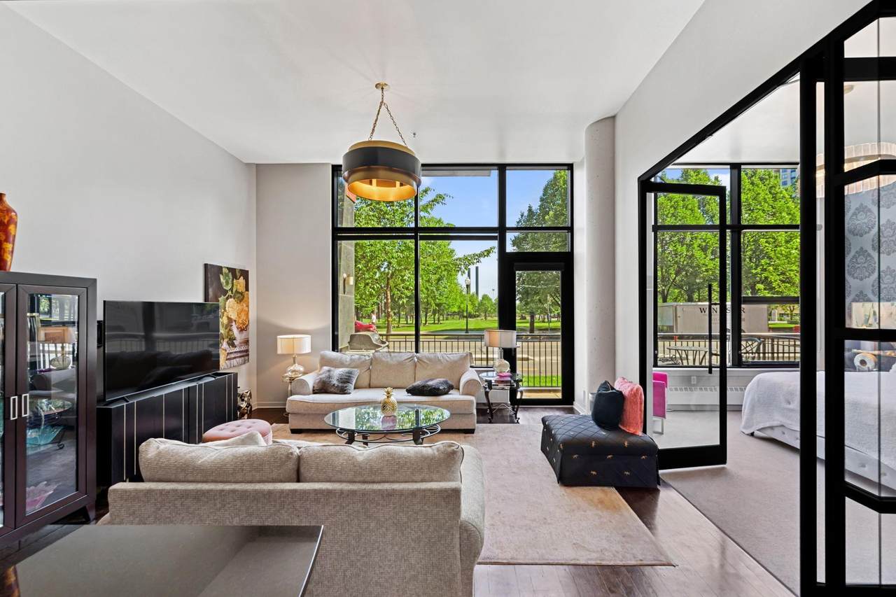 215 10th Avenue - Photo 1