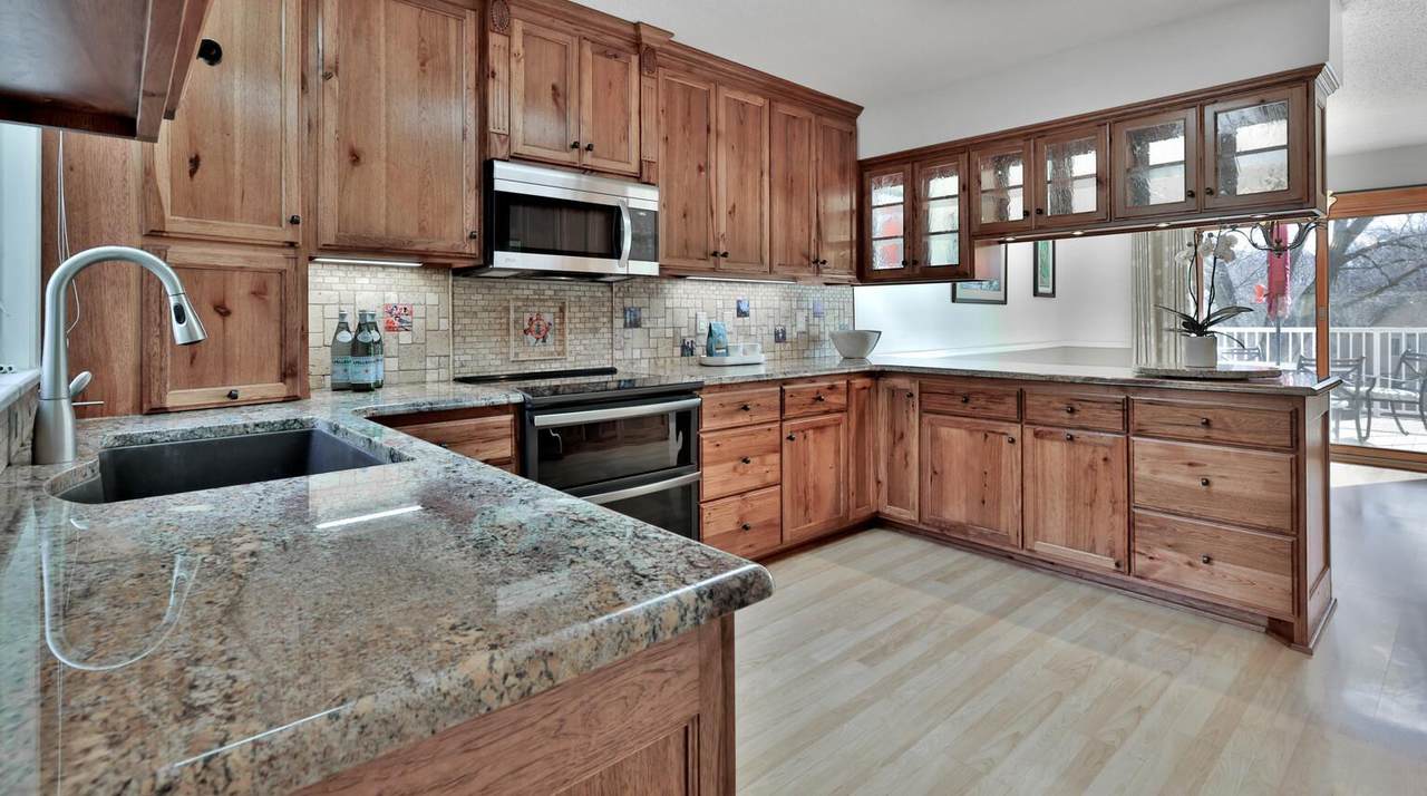 8276 Kingslee Road - Photo 1