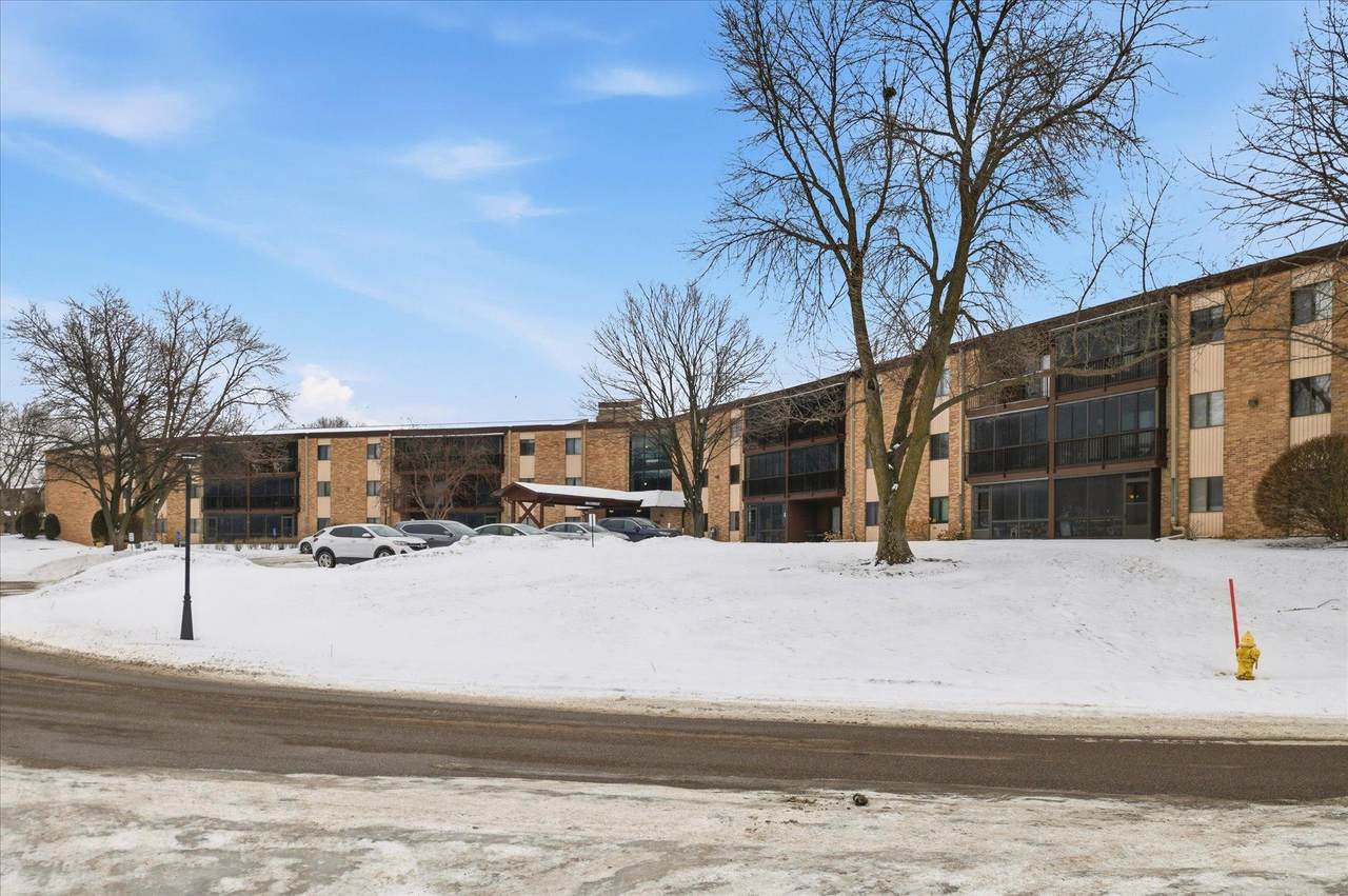 2680 Oxford Street - Photo 1