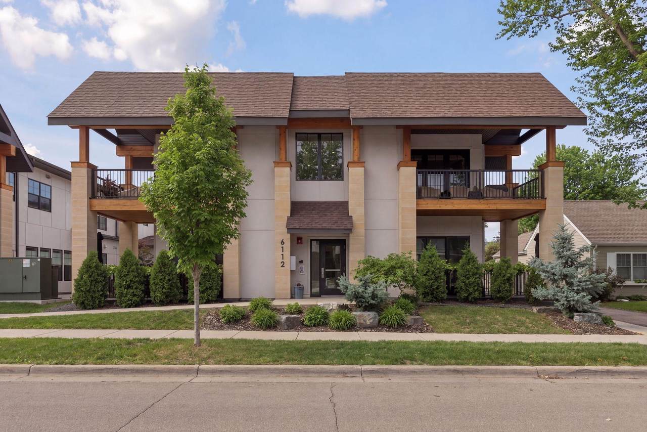 6112 Kellogg Avenue - Photo 1