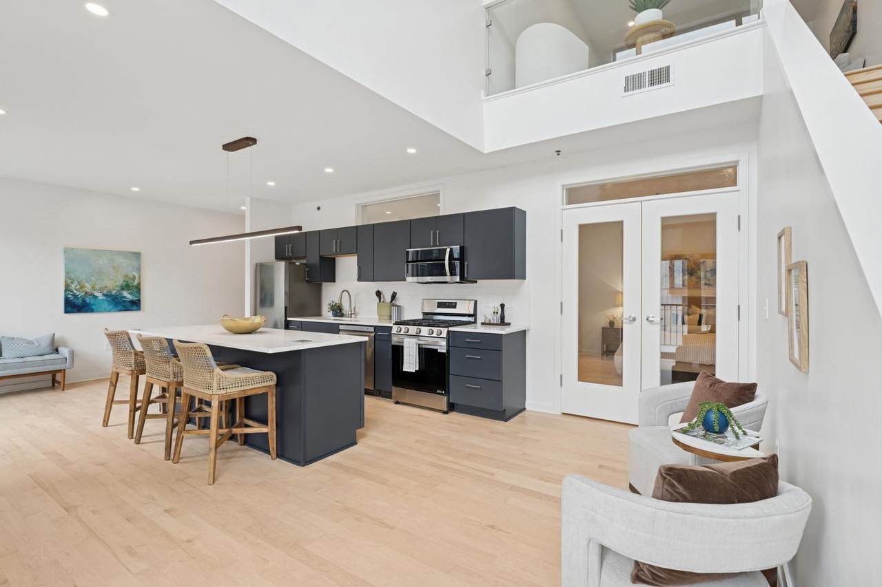 3104 Lake Street - Photo 1