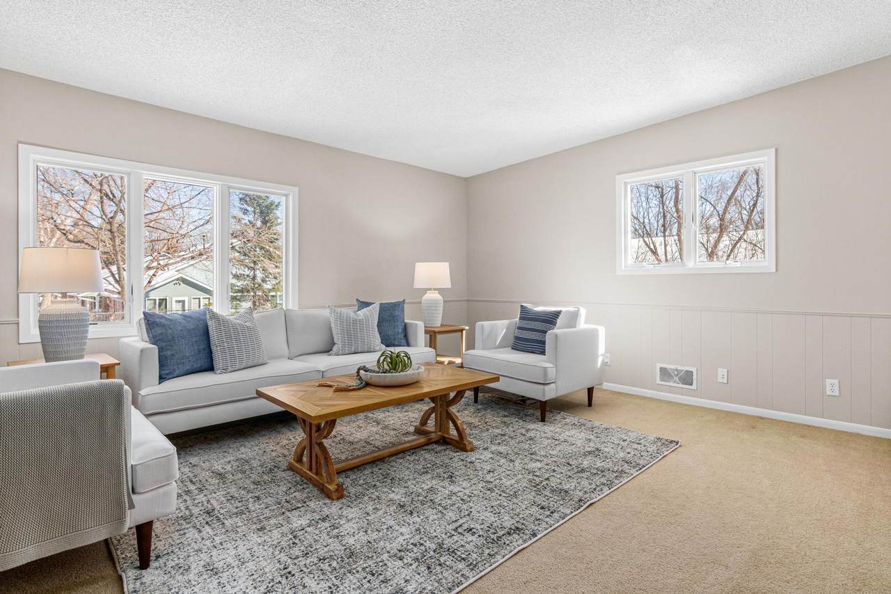 1127 Oakcrest Avenue - Photo 1