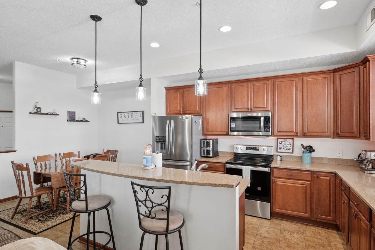 1846 Plymouth Lane - Photo 1