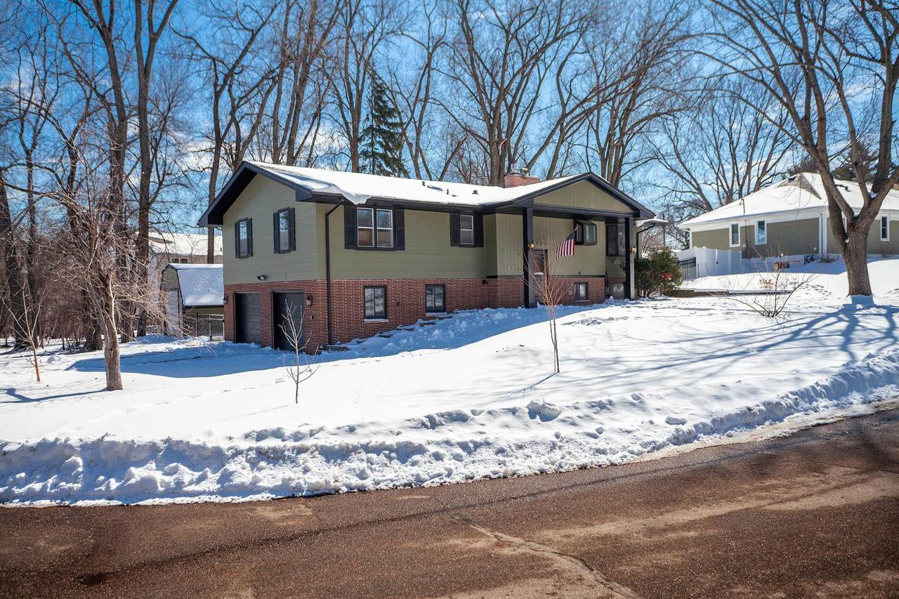 2722 Vale Crest Road - Photo 1