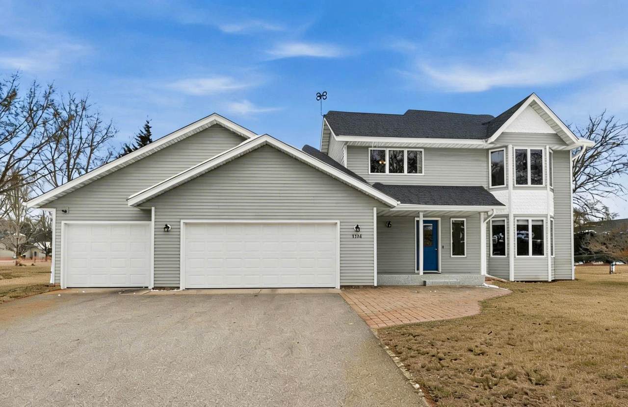 1314 Oakes Drive - Photo 1