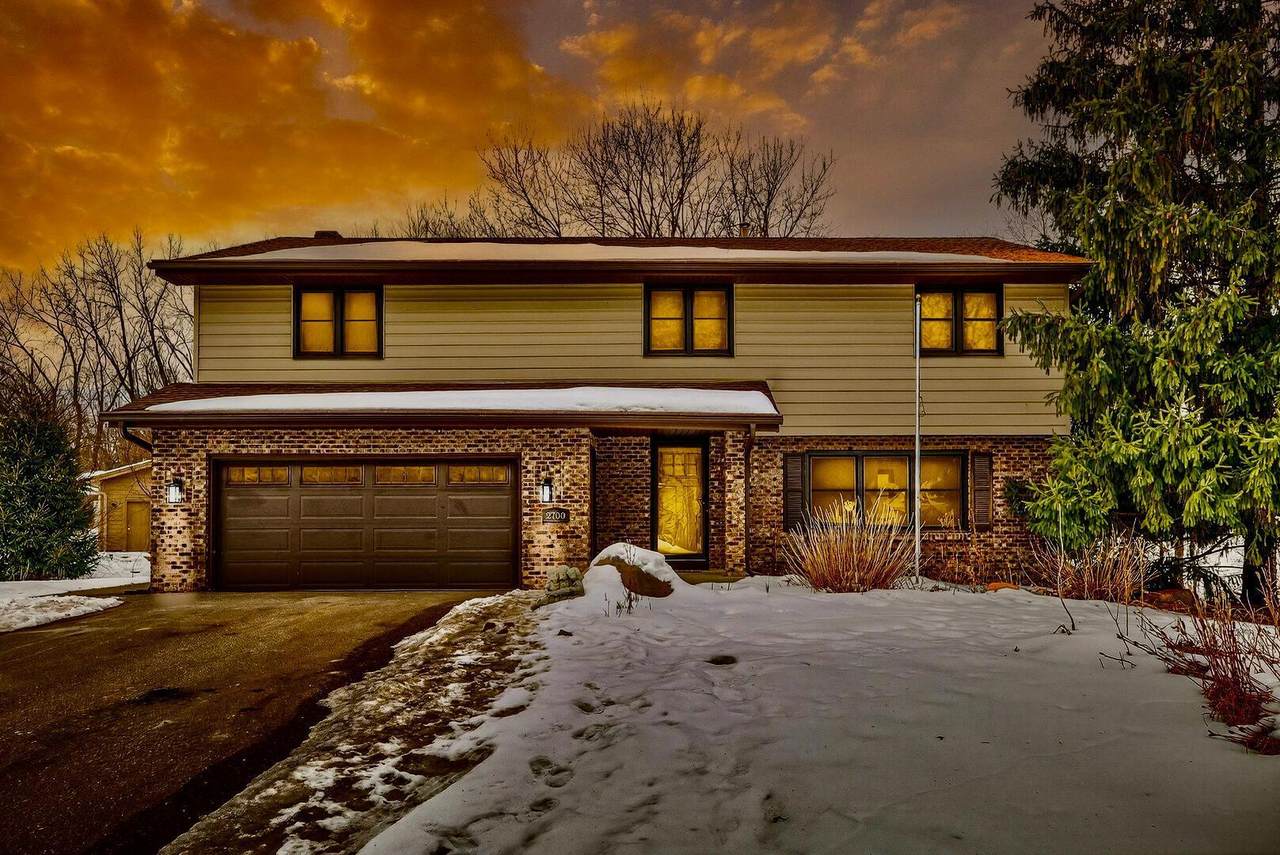 2700 Crestwood Circle - Photo 1