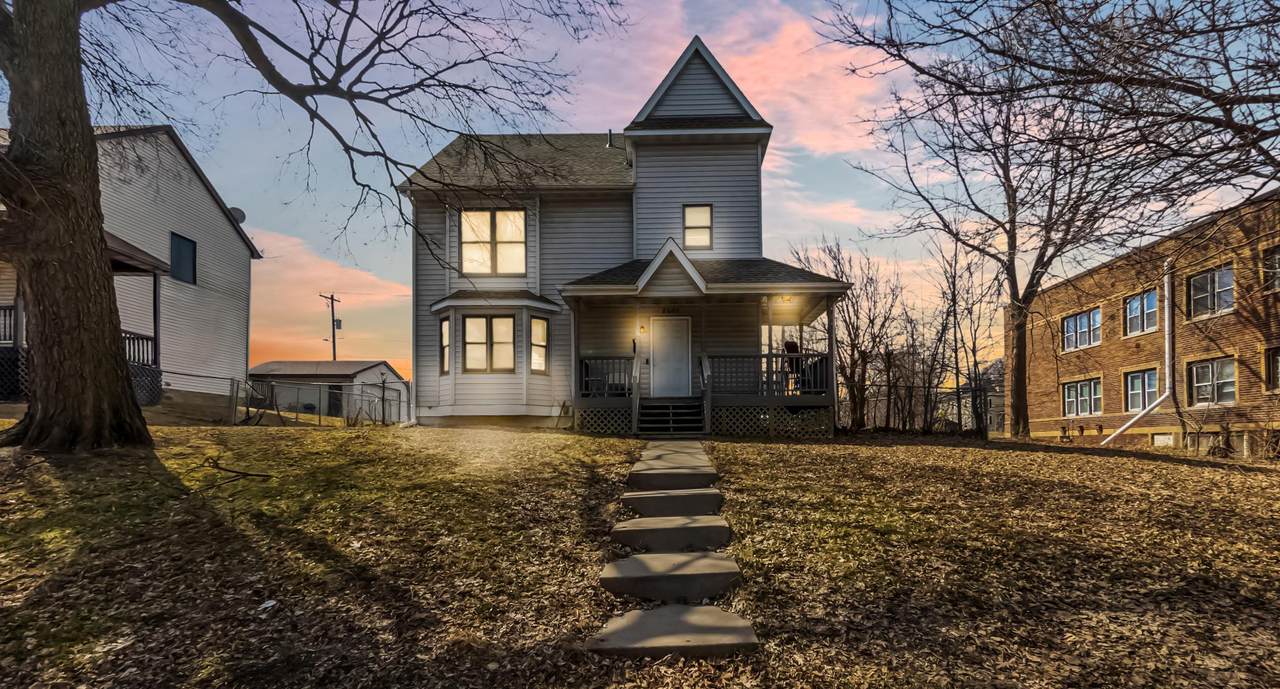 2643 Lyndale Avenue - Photo 1