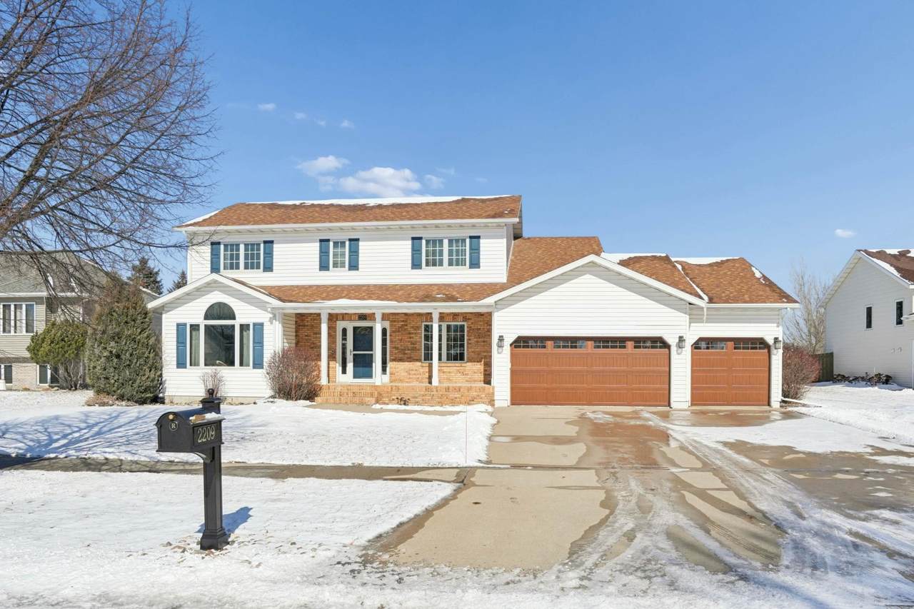 2209 Victoria Rose Drive - Photo 1