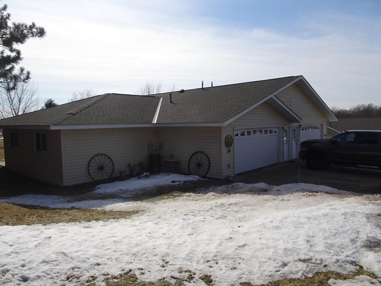 310 Dancer Street - Photo 1