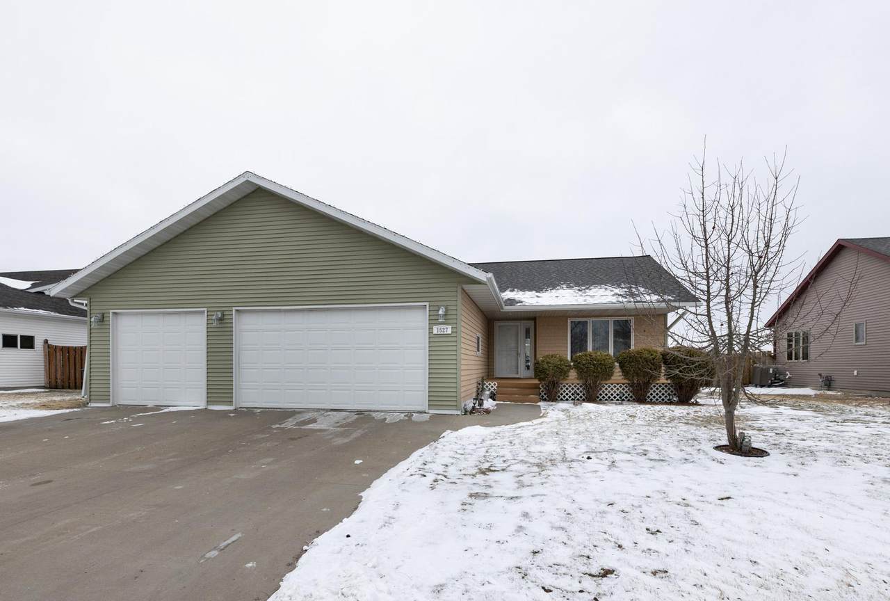 1527 41st Avenue - Photo 1