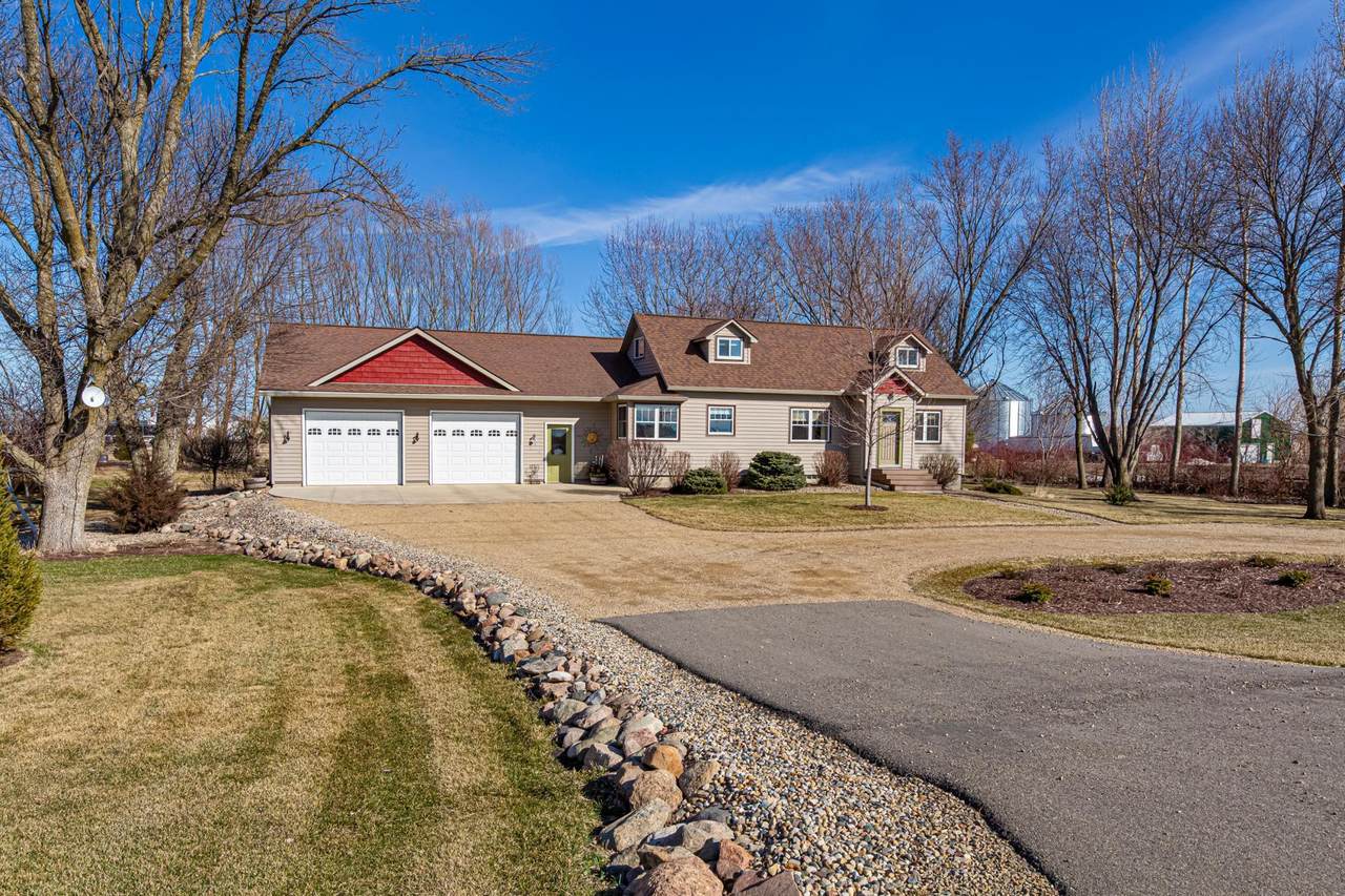 28674 810th Avenue - Photo 1