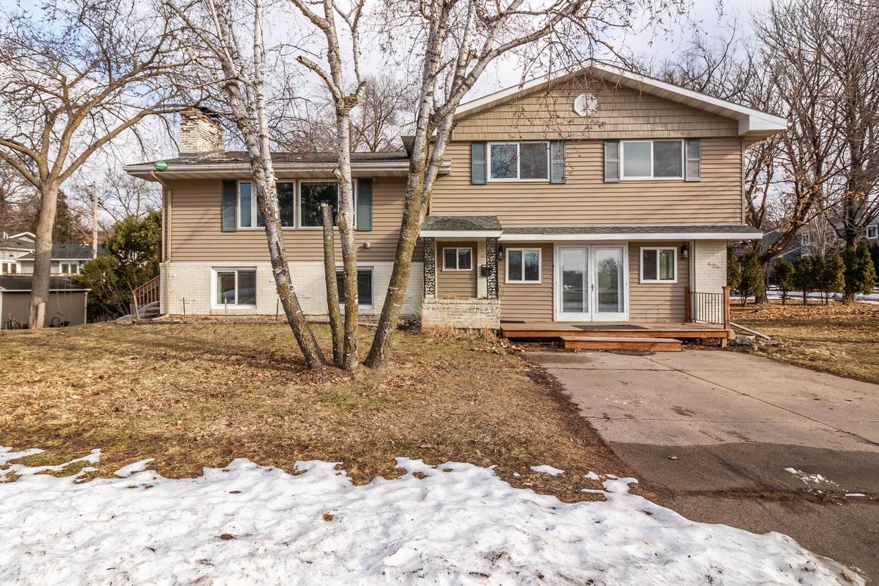 4858 Irving Avenue - Photo 1
