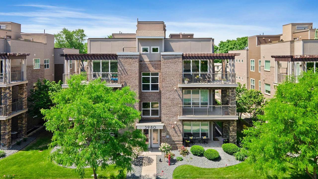 3980 Wooddale Avenue - Photo 1