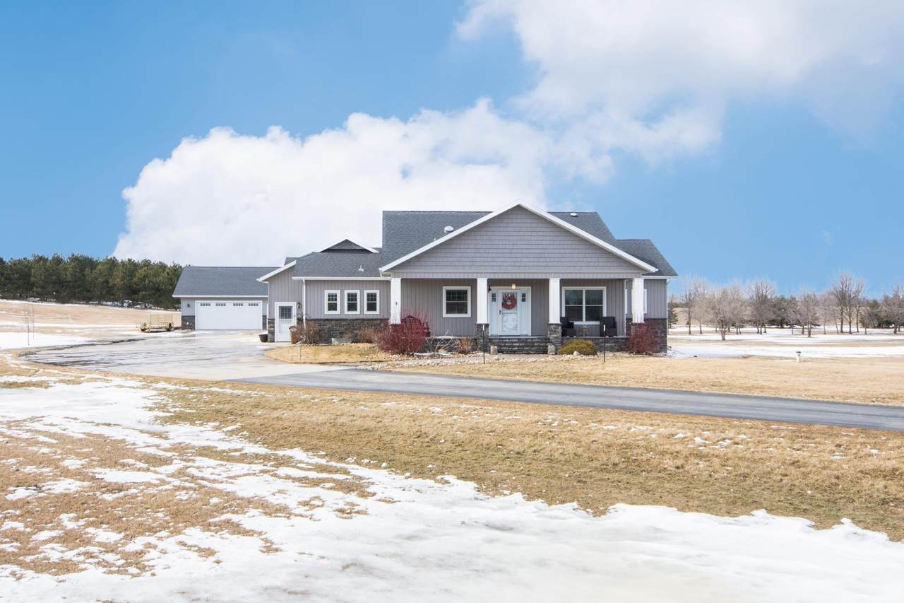 17063 Lakeview Lane - Photo 1