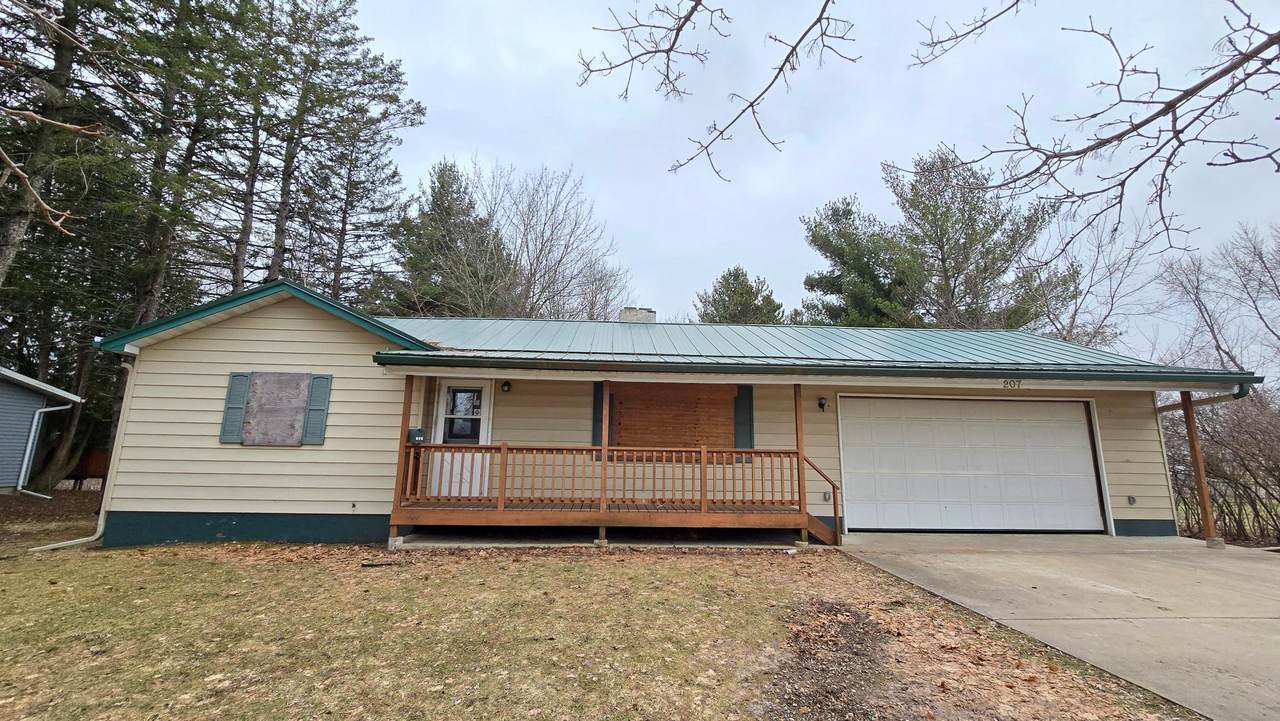 207 Richard Avenue - Photo 1