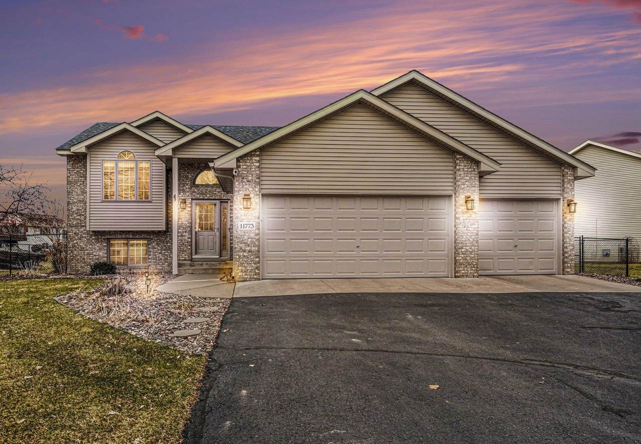 11773 Meadow Curve - Photo 1