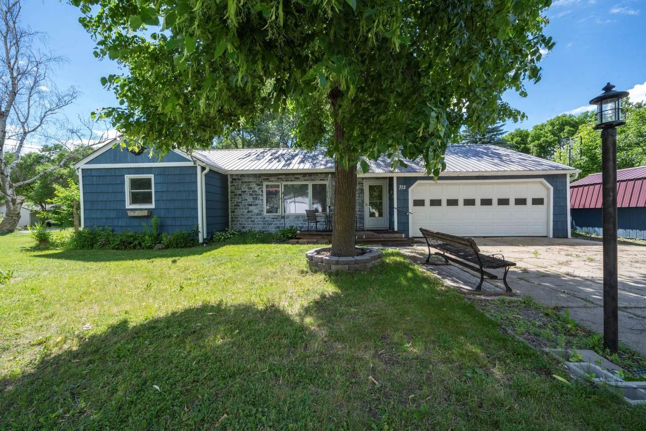 712 Meadowlark Drive - Photo 1