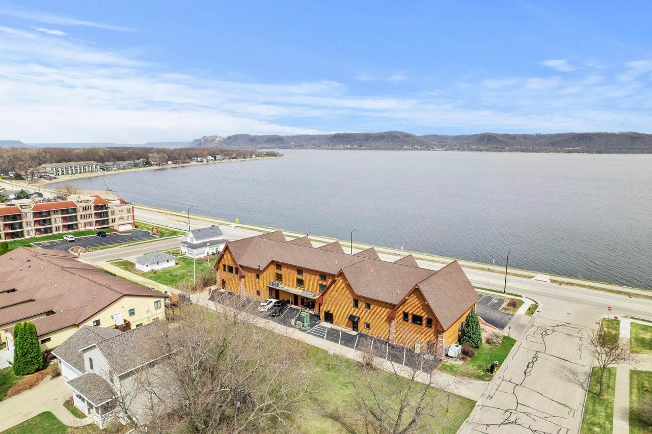 1301 N Lakeshore Dr - Photo 1