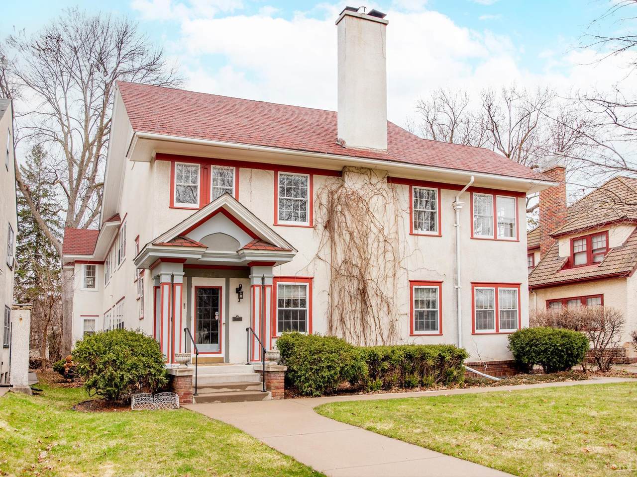 1917 Summit Avenue - Photo 1