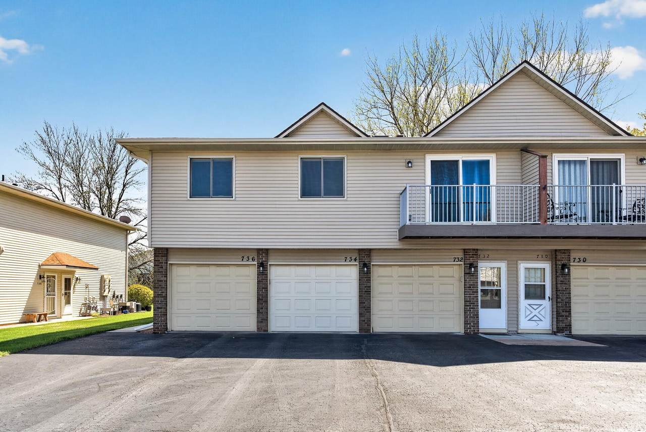 732 Parkside Drive - Photo 1