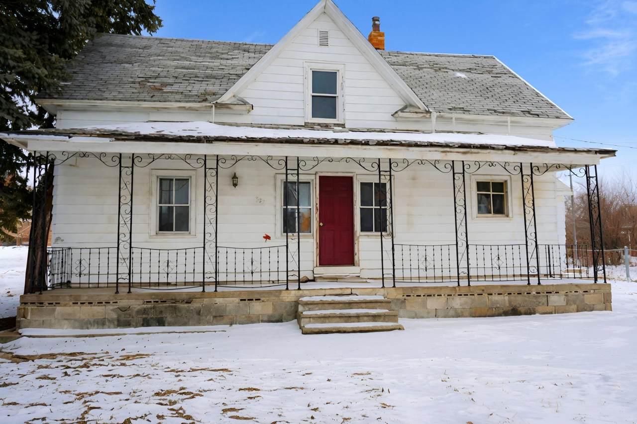 307 4th Street - Photo 1