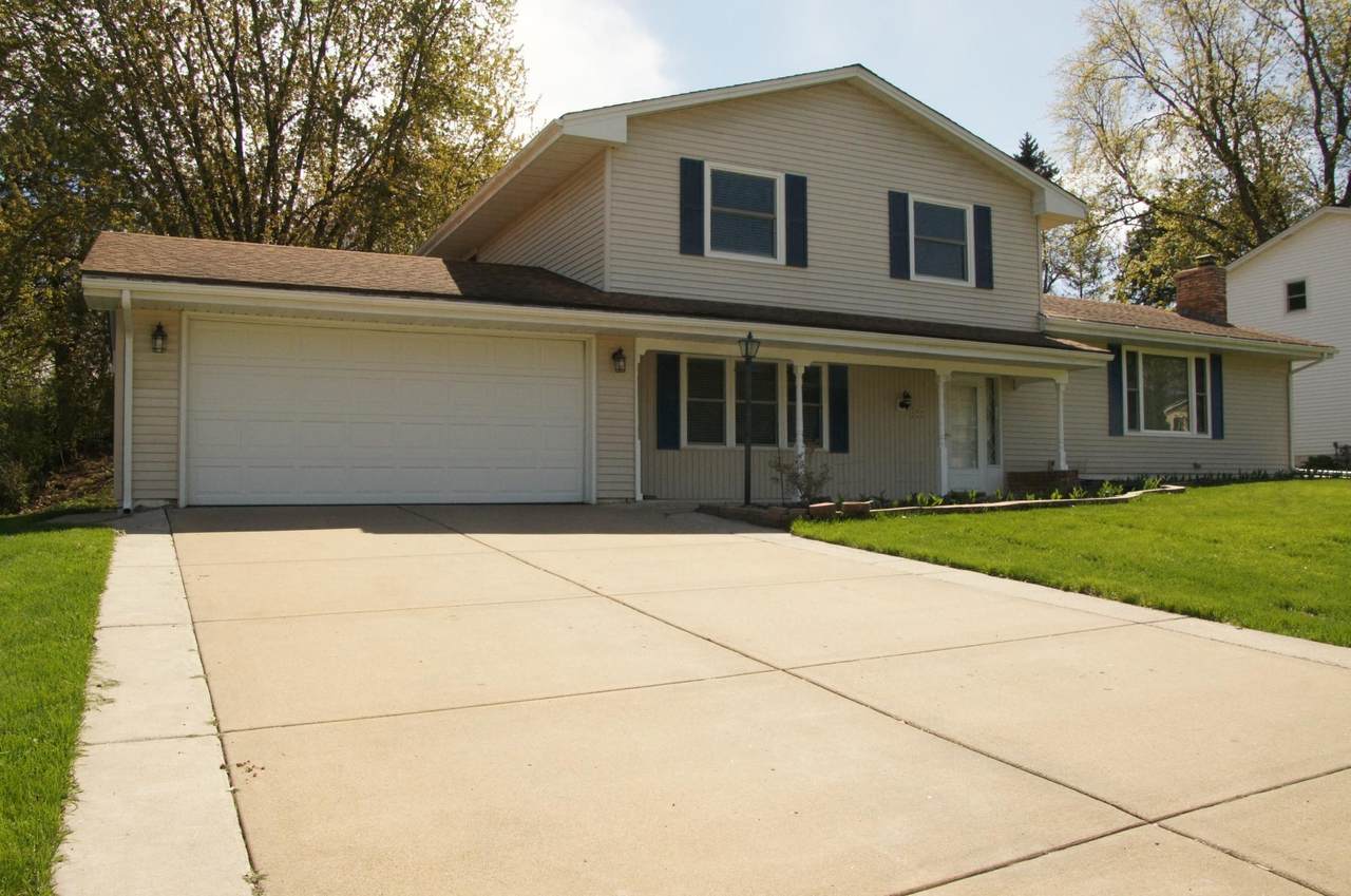 746 Belmont Lane - Photo 1