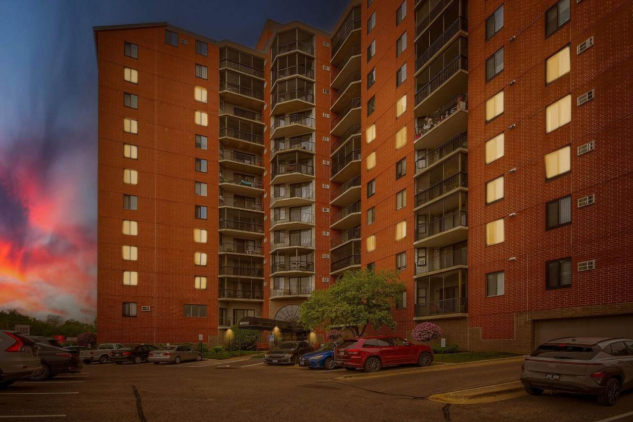 6500 Woodlake Drive - Photo 1