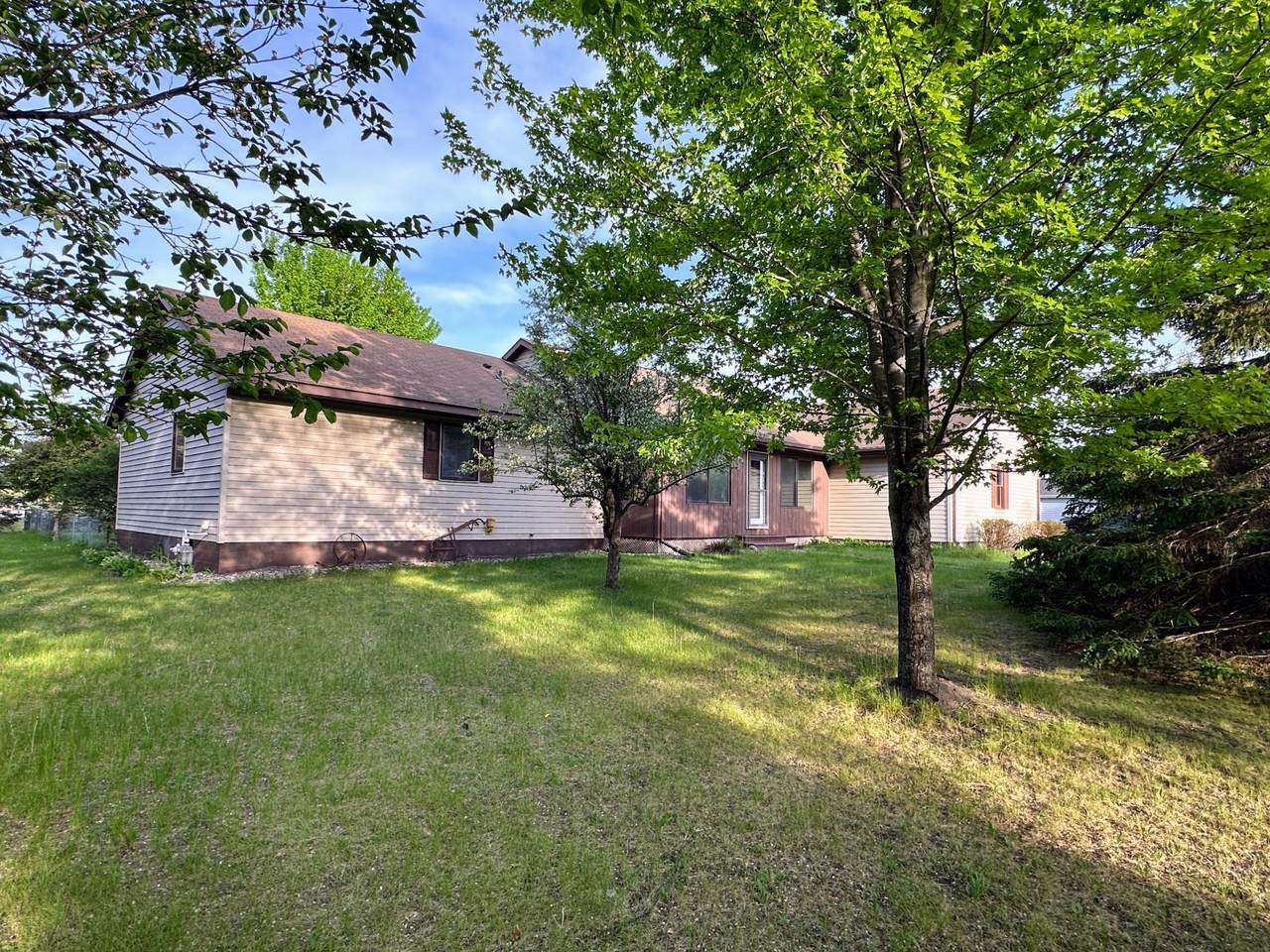 608 Pinetree Drive - Photo 1