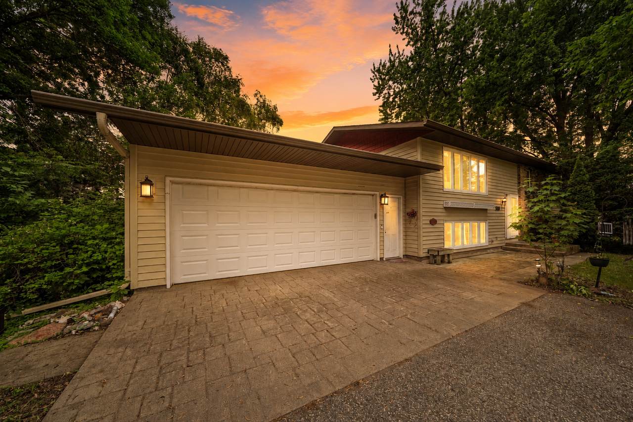 360 Sophia Avenue - Photo 1