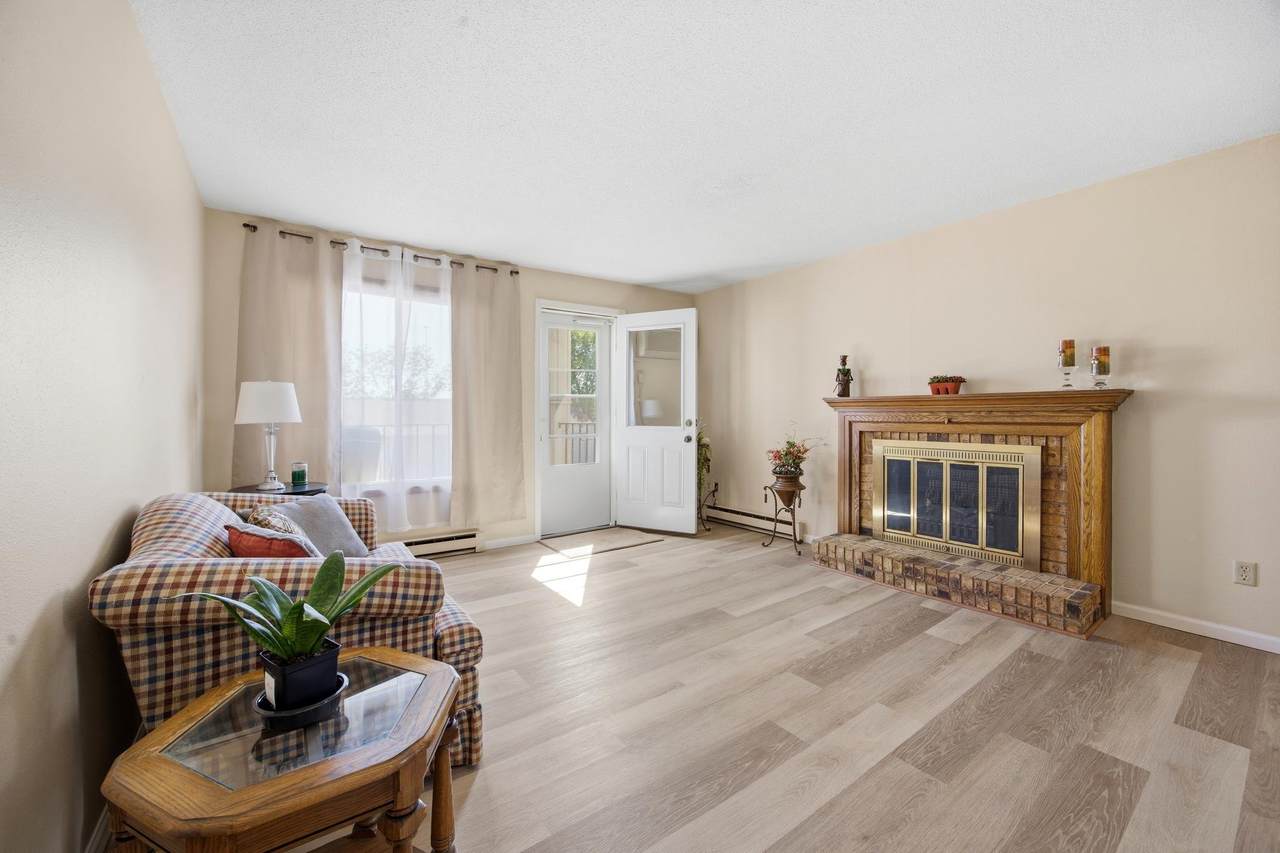 341 Prairiewood Circle - Photo 1