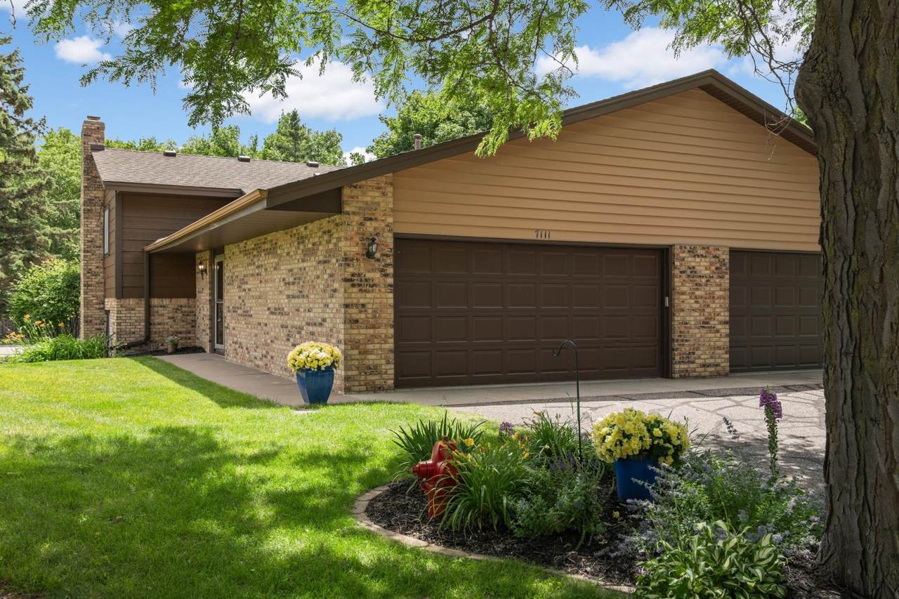 7111 Robinwood Bay - Photo 1