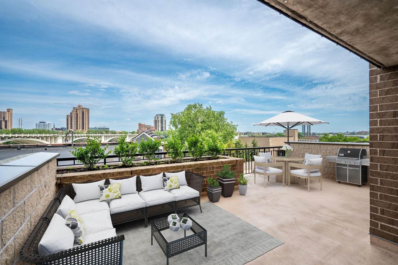 401 1ST Street - Photo 1