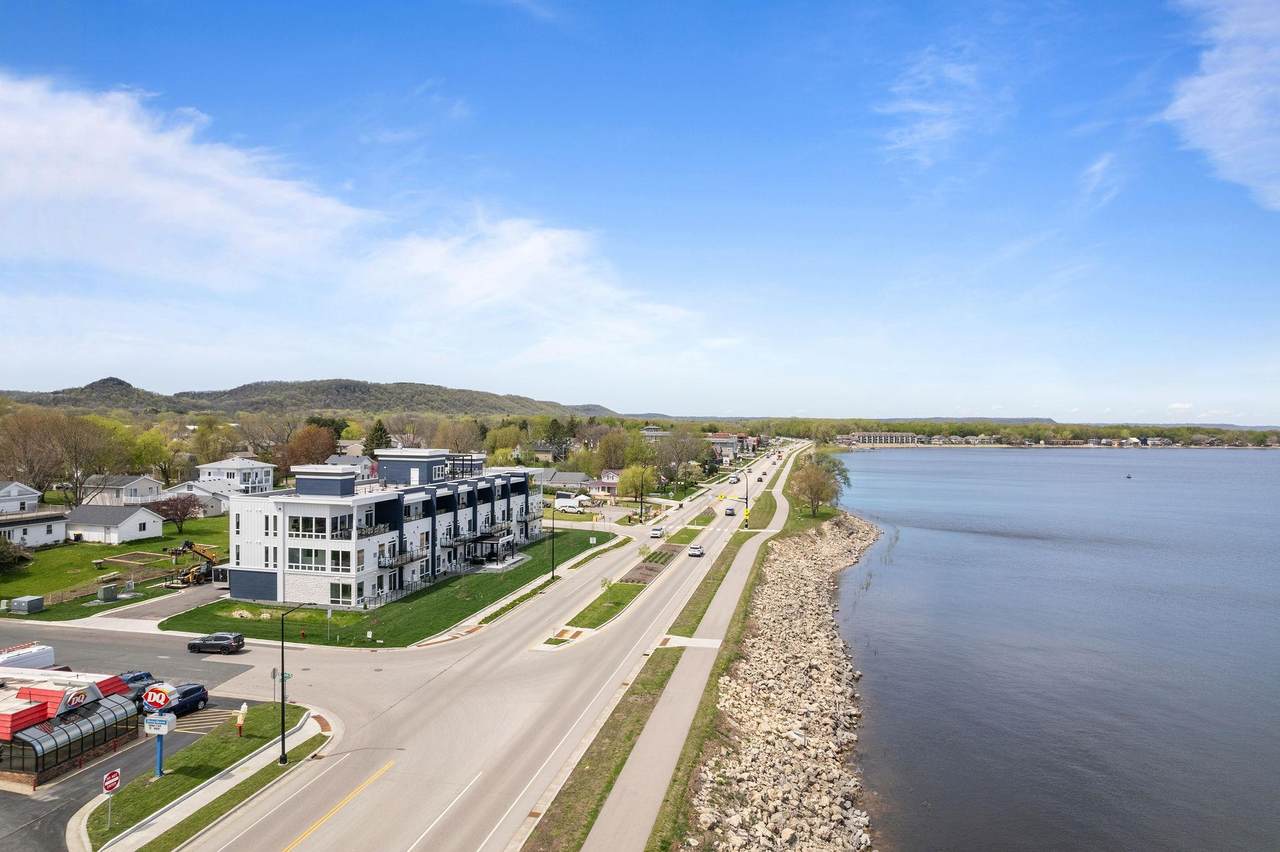 907 Lakeshore Drive - Photo 1