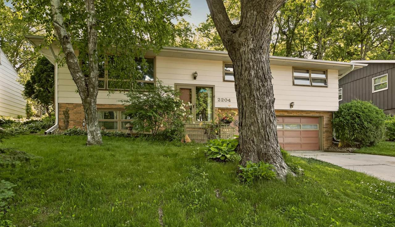 2204 11th Avenue - Photo 1