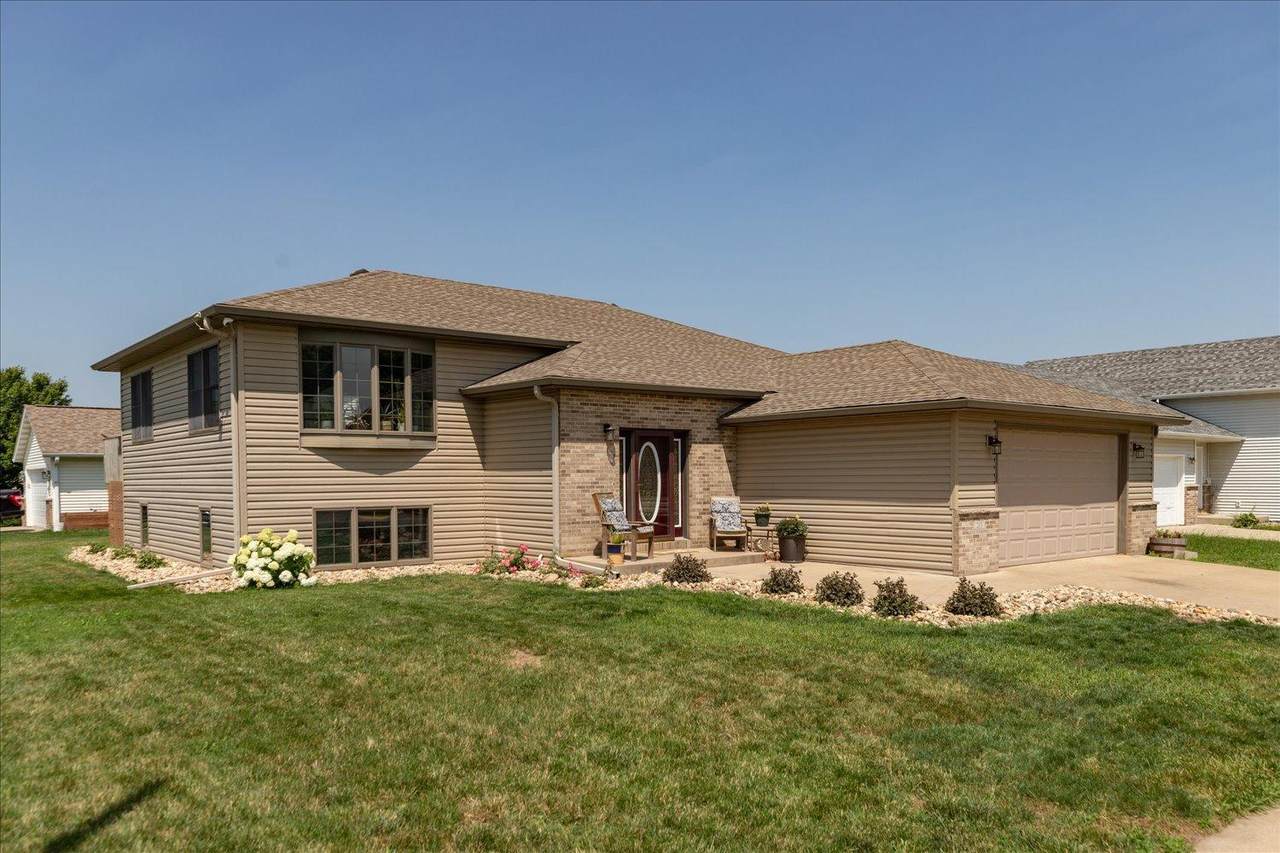 205 10th Avenue - Photo 1
