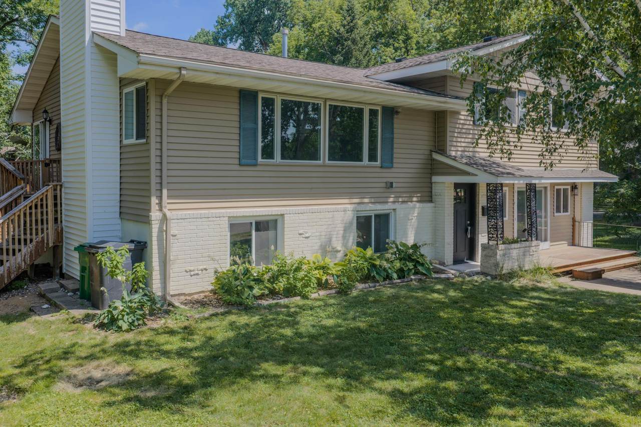 4858 Irving Avenue - Photo 1
