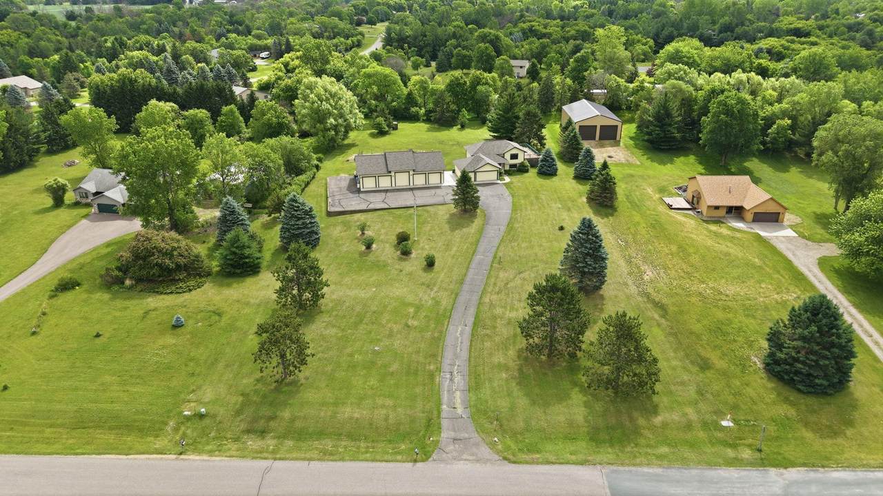 483 Prairie Lane - Photo 1