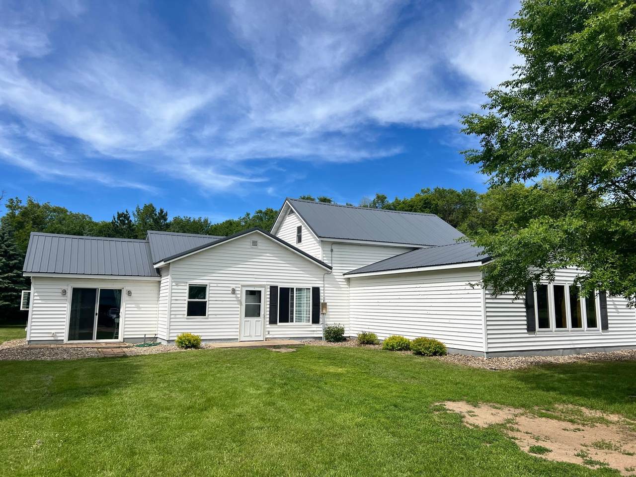 62503 310th Street - Photo 1