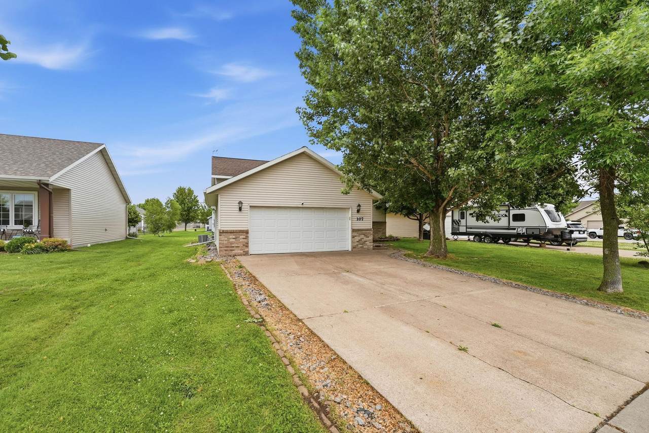 107 Green Meadow Street - Photo 1