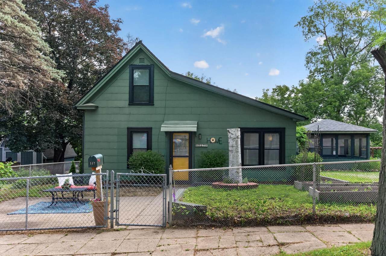517 Sidney Street - Photo 1
