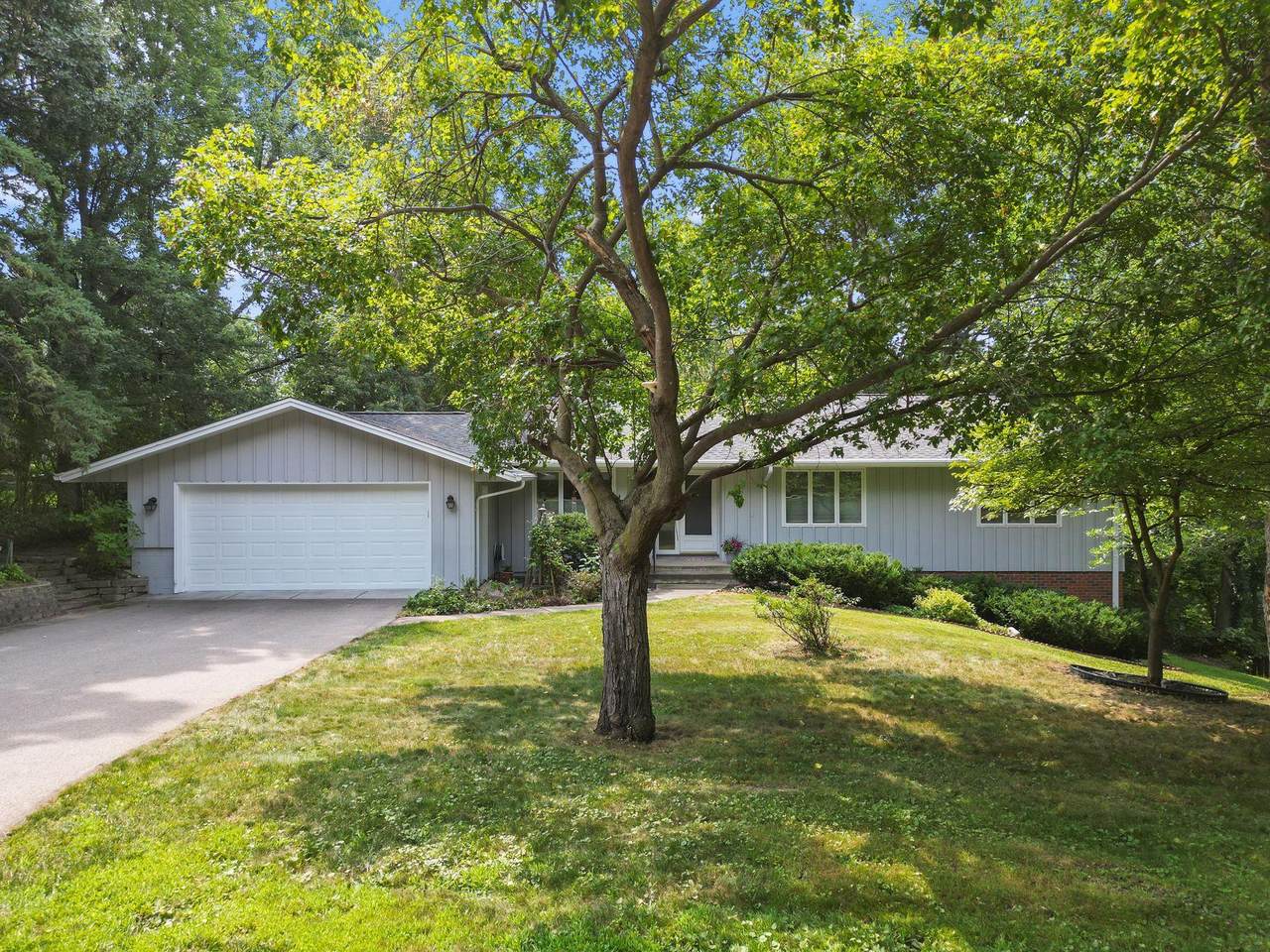 4723 Forest Circle - Photo 1