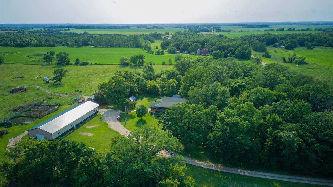 51374 330th Street - Photo 1