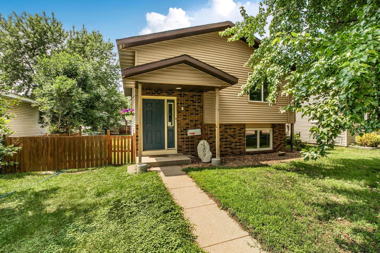1209 2nd Avenue - Photo 1