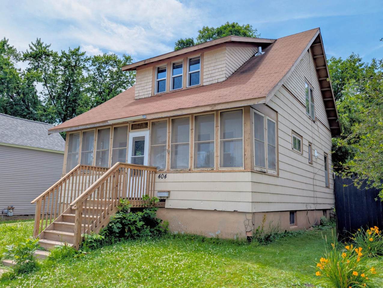 404 4th Street - Photo 1