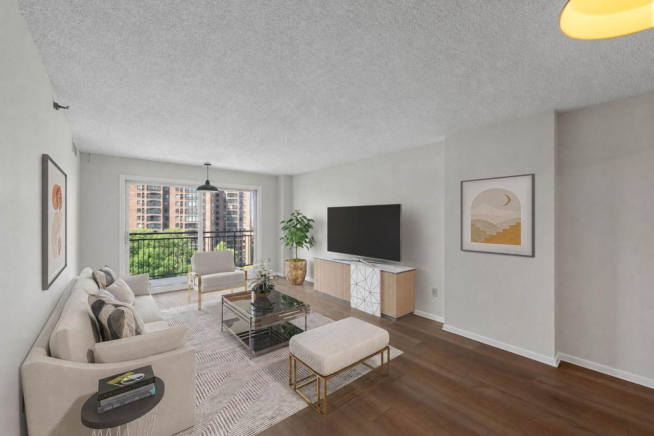 1225 Lasalle Avenue - Photo 1