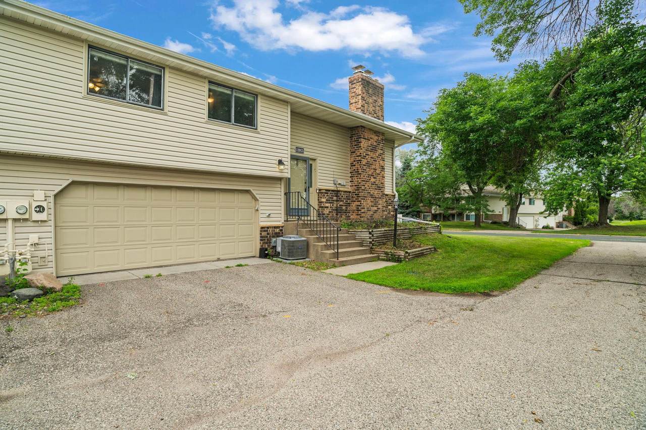 11913 70th Place - Photo 1