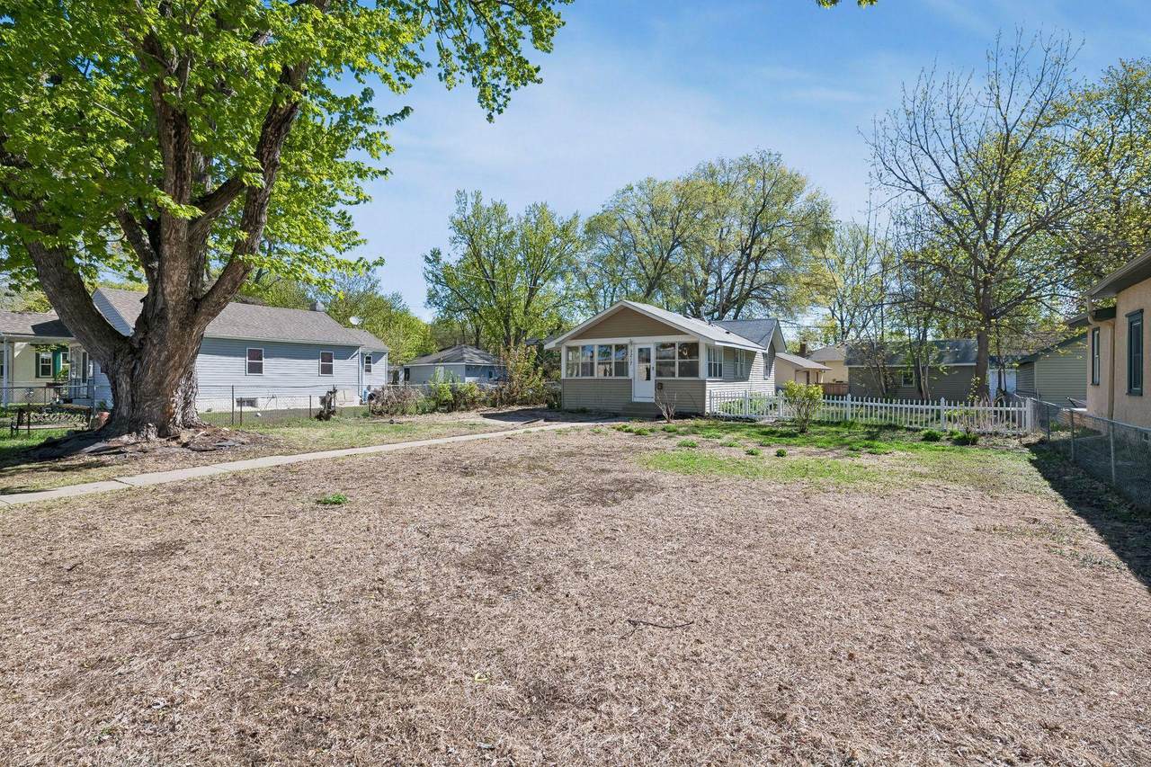 5217 41st Avenue - Photo 1