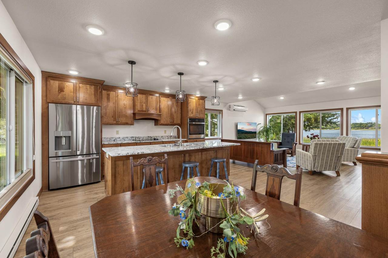 969 Hamlet Drive - Photo 1