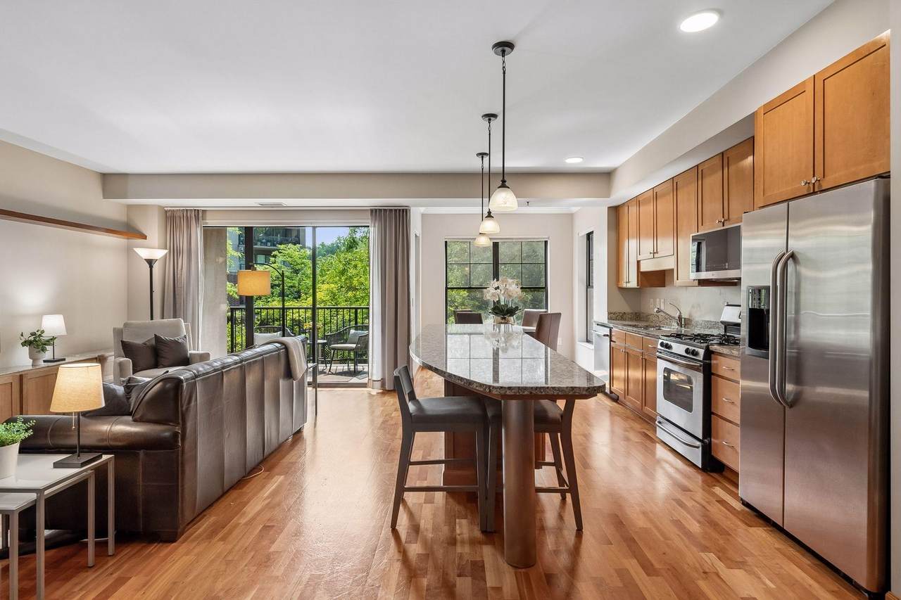 317 Groveland Avenue - Photo 1